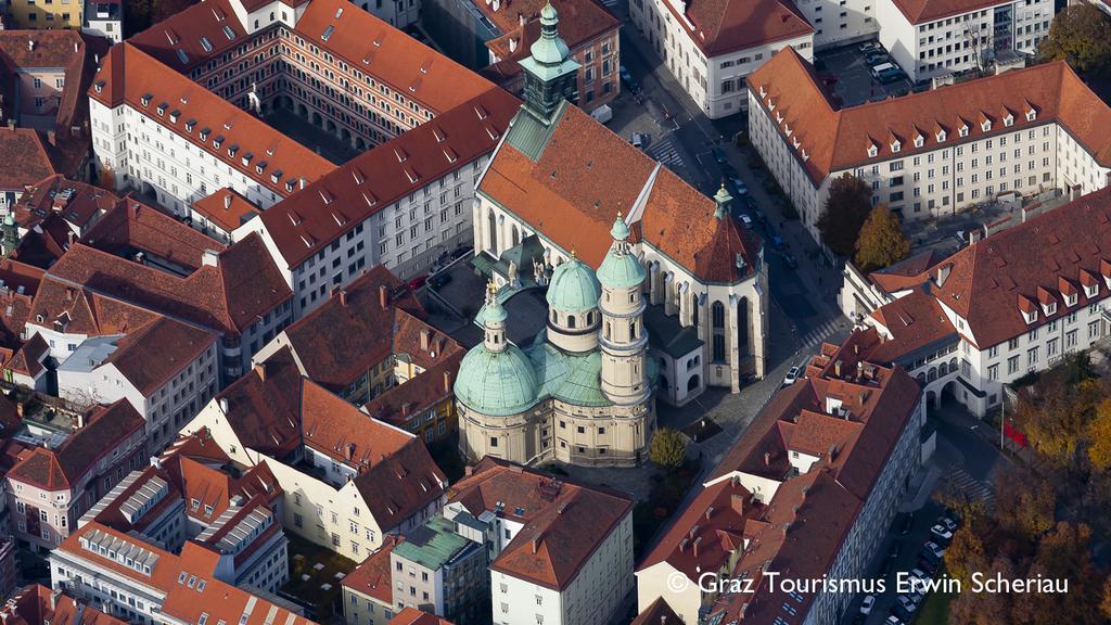 City De Lights Graz Bilik gambar